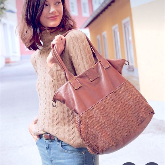 Garnet hill woven leather hobo bag made in Italy - Picture 1 of 7